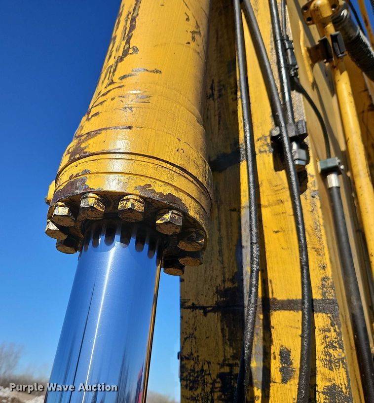 image for item FN5576 2015 Komatsu PC490LC-10 excavator