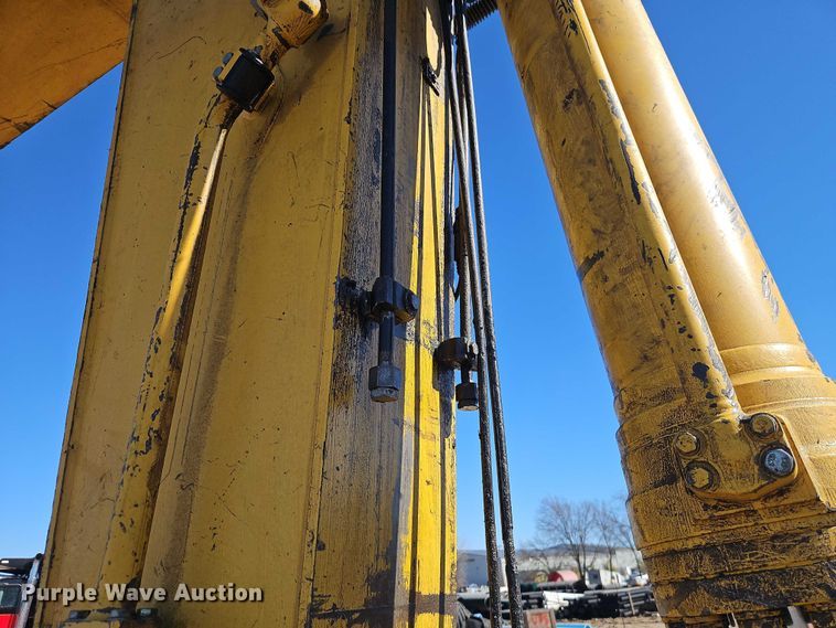 image for item FN5576 2015 Komatsu PC490LC-10 excavator