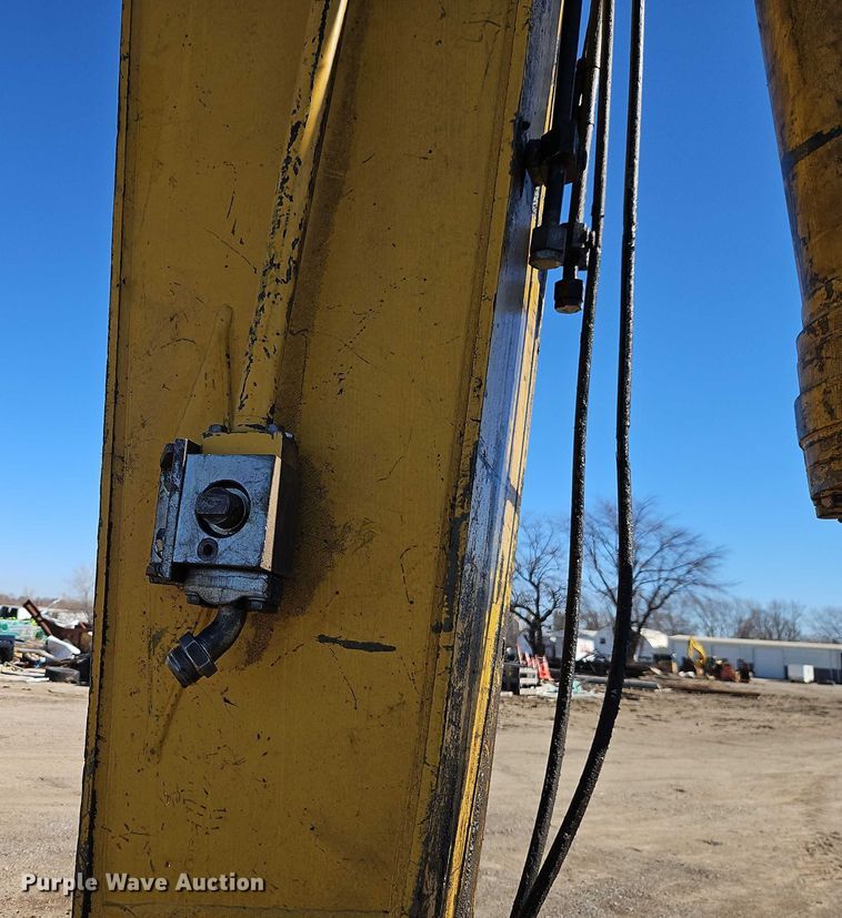 image for item FN5576 2015 Komatsu PC490LC-10 excavator