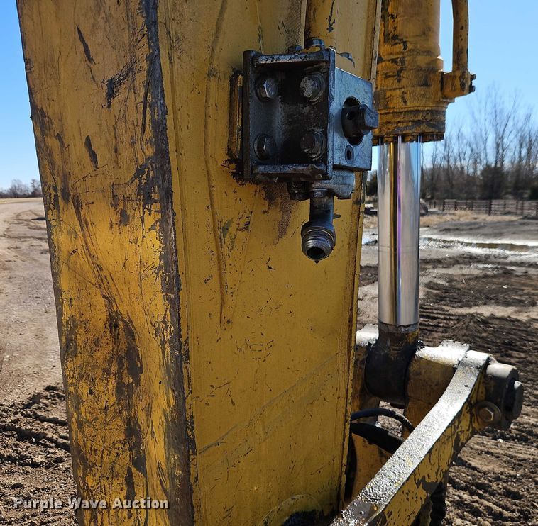 image for item FN5576 2015 Komatsu PC490LC-10 excavator