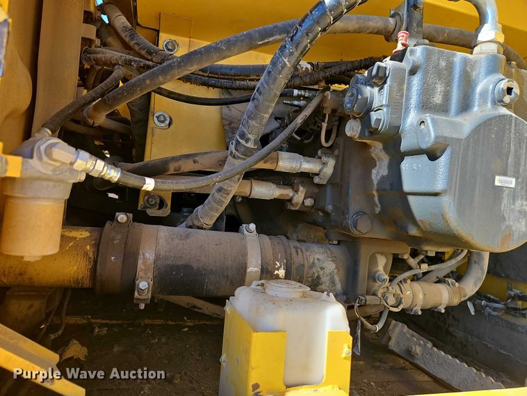 image for item FN5576 2015 Komatsu PC490LC-10 excavator