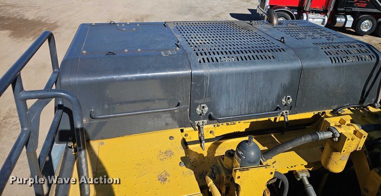 image for item FN5576 2015 Komatsu PC490LC-10 excavator