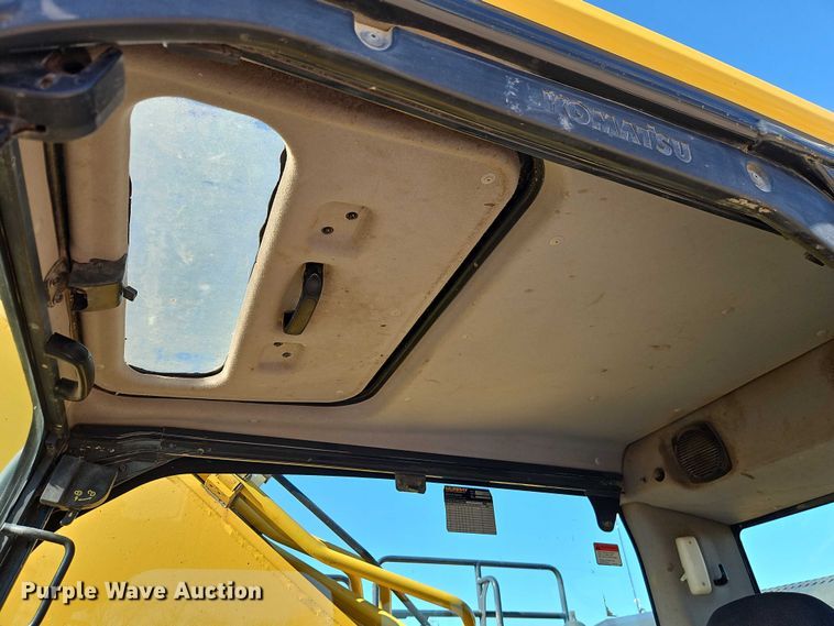 image for item FN5576 2015 Komatsu PC490LC-10 excavator