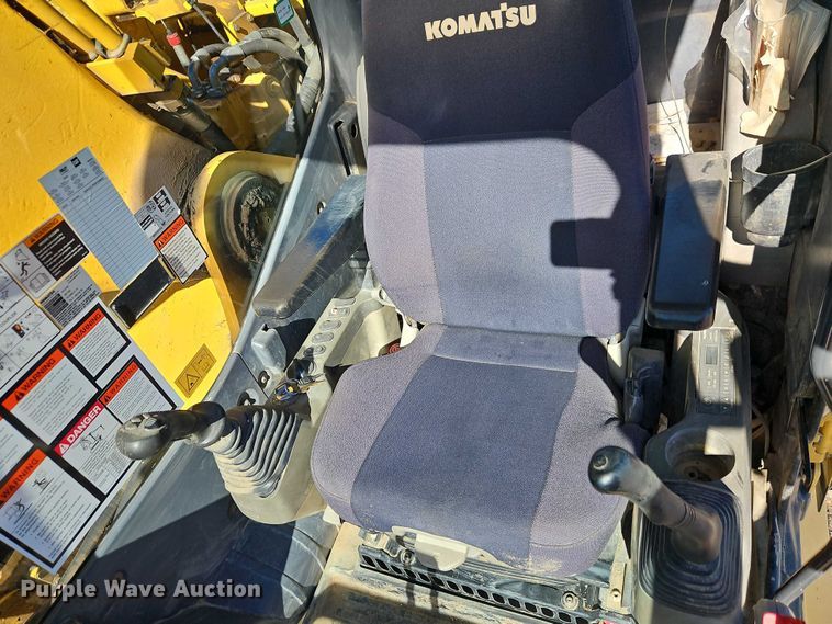 image for item FN5576 2015 Komatsu PC490LC-10 excavator