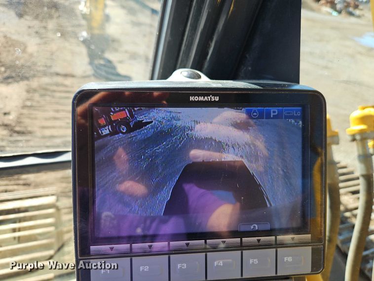 image for item FN5576 2015 Komatsu PC490LC-10 excavator