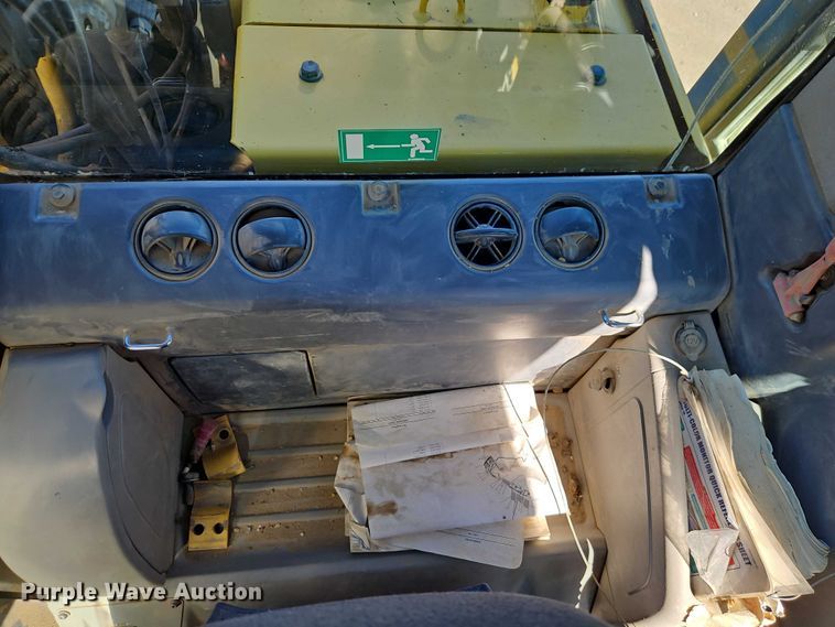 image for item FN5576 2015 Komatsu PC490LC-10 excavator