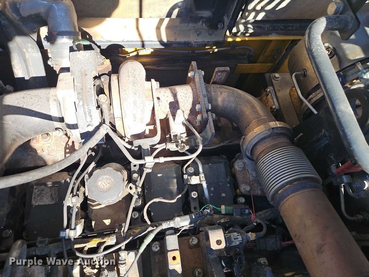 image for item FN5576 2015 Komatsu PC490LC-10 excavator