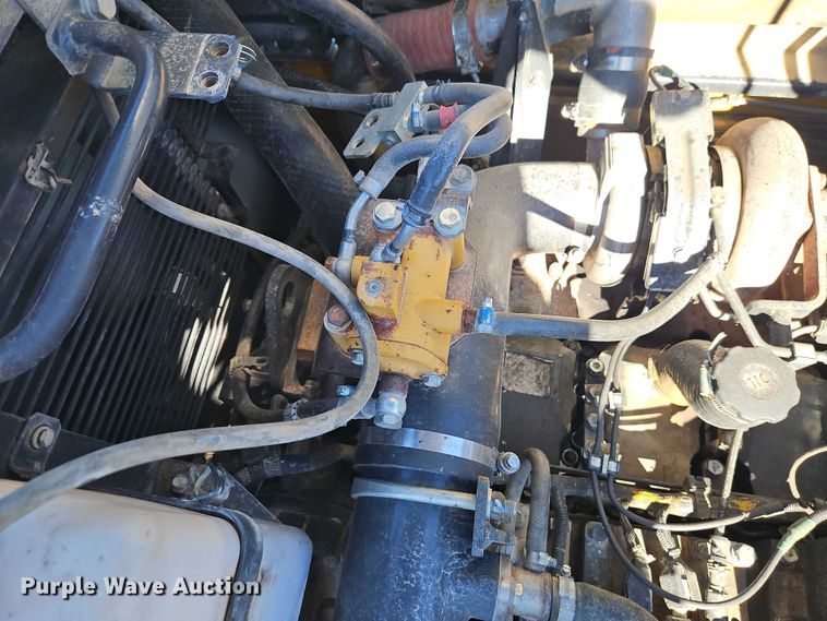 image for item FN5576 2015 Komatsu PC490LC-10 excavator