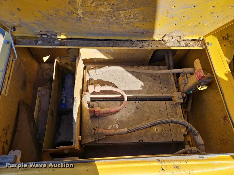 image for item FN5577 2019 Komatsu PC490LC-11 excavator