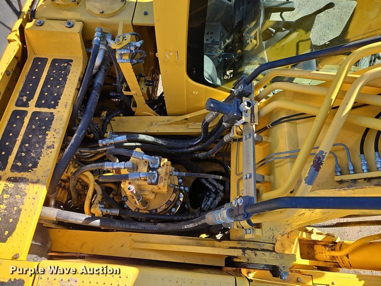 image for item FN5577 2019 Komatsu PC490LC-11 excavator
