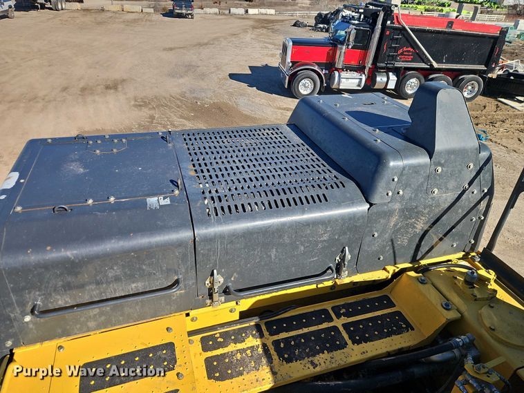 image for item FN5577 2019 Komatsu PC490LC-11 excavator