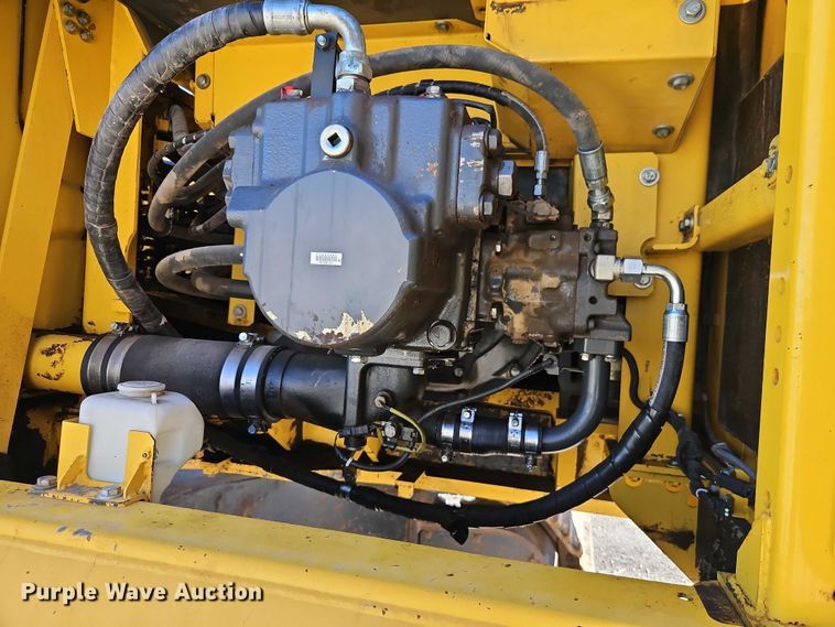 image for item FN5577 2019 Komatsu PC490LC-11 excavator