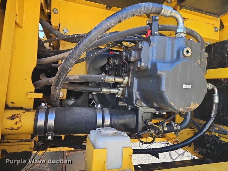 image for item FN5577 2019 Komatsu PC490LC-11 excavator