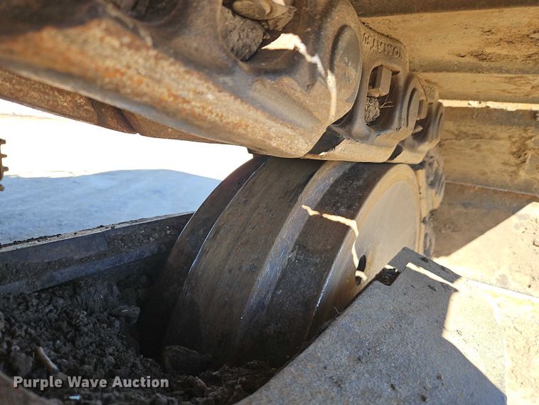 image for item FN5577 2019 Komatsu PC490LC-11 excavator