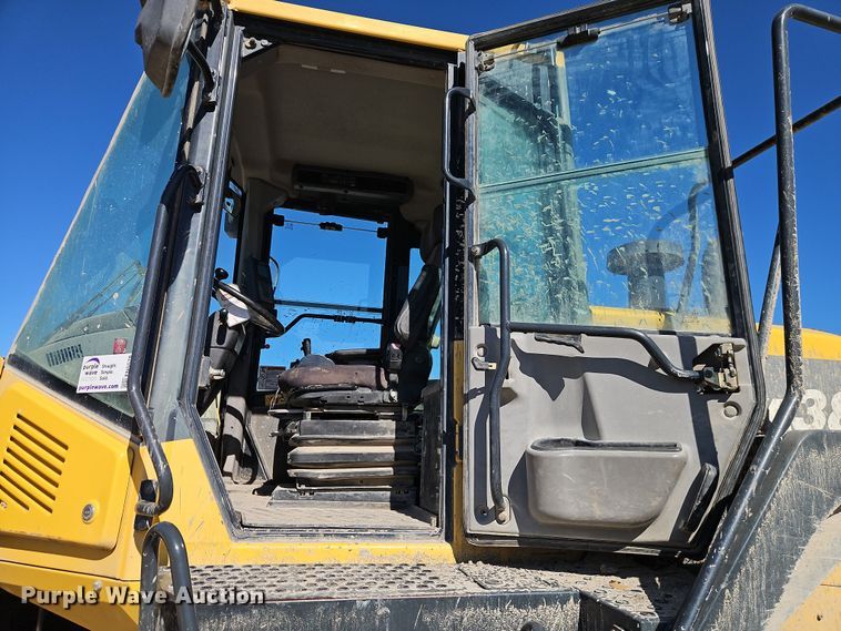 image for item FN5578 2015 Komatsu WA380-7 wheel loader
