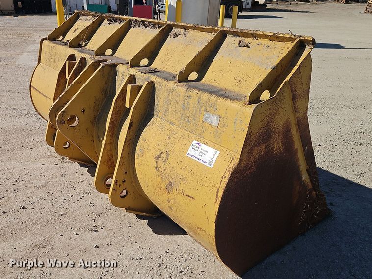image for item FN5579 Wheel loader bucket
