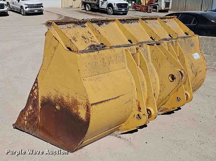 image for item FN5579 Wheel loader bucket