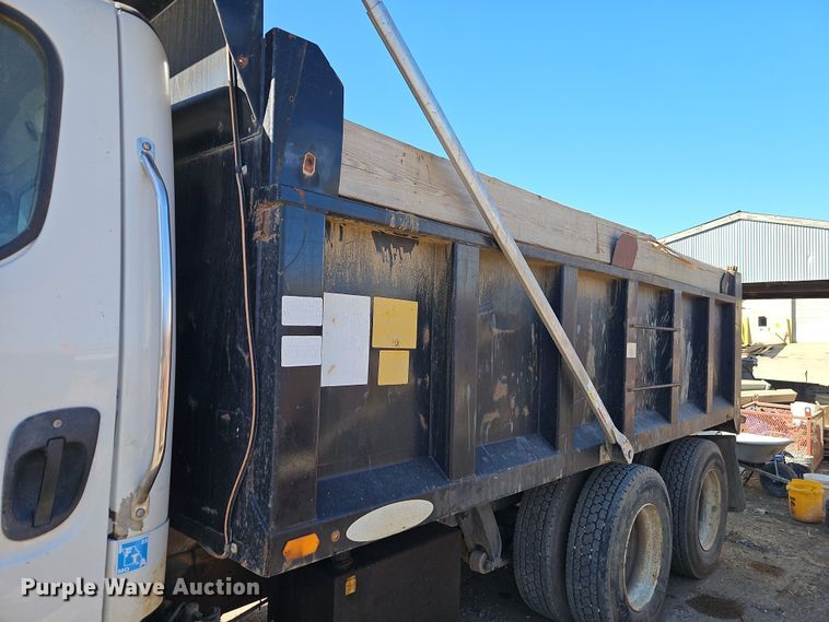 image for item FN5581 2014 Freightliner M2 dump truck