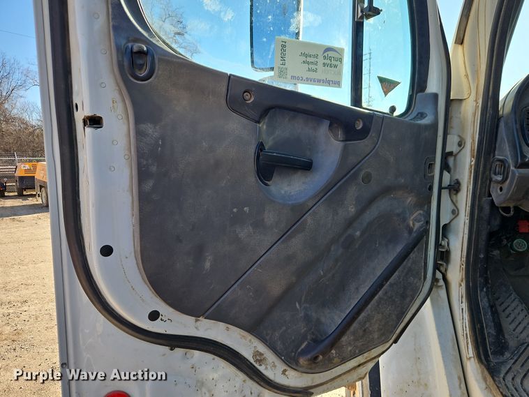 image for item FN5581 2014 Freightliner M2 dump truck