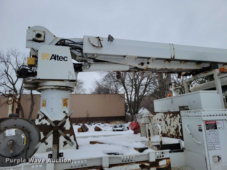 image for item NK9825 2013 Freightliner  M2 digger derrick truck