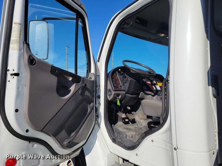 image for item NK9827 2009 Freightliner Business Class M2 dump truck