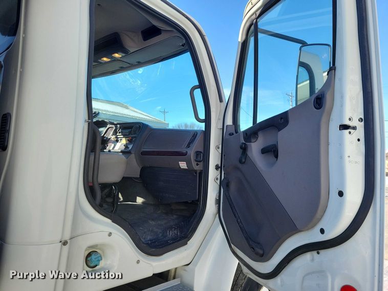 image for item NK9827 2009 Freightliner Business Class M2 dump truck