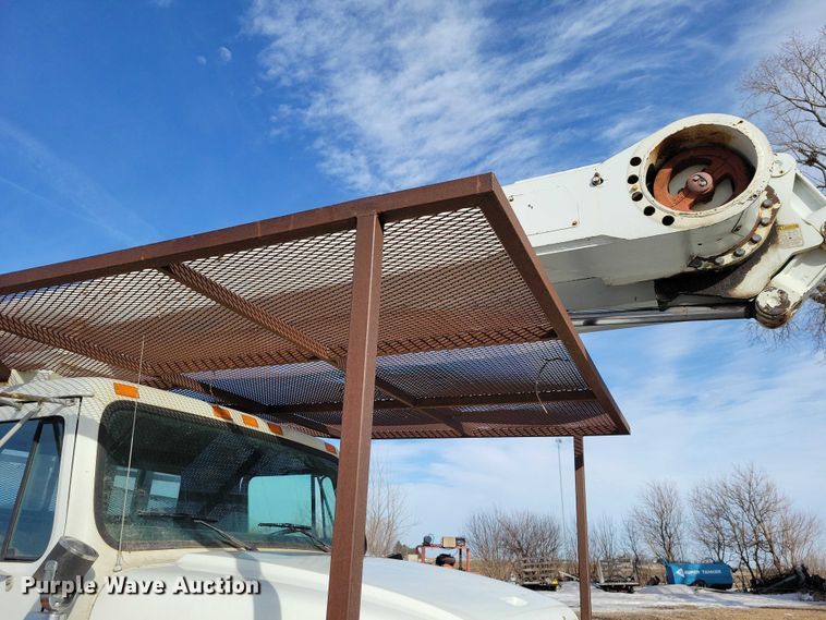 image for item NK9839 1995 International 4700 bucket truck