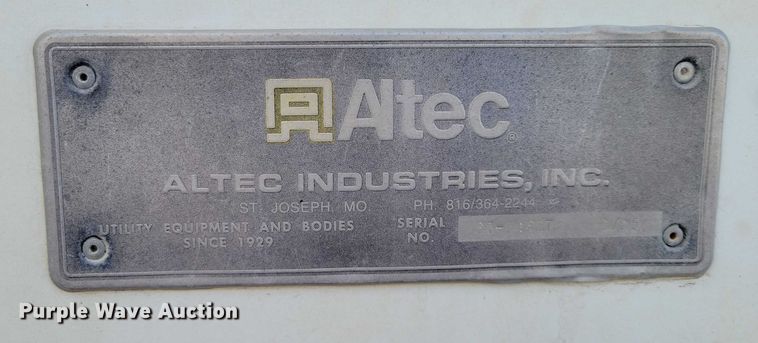 image for item NK9839 1995 International 4700 bucket truck