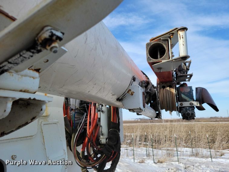 image for item NK9839 1995 International 4700 bucket truck