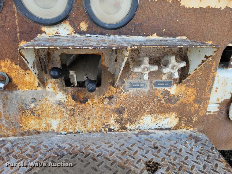 image for item NK9839 1995 International 4700 bucket truck