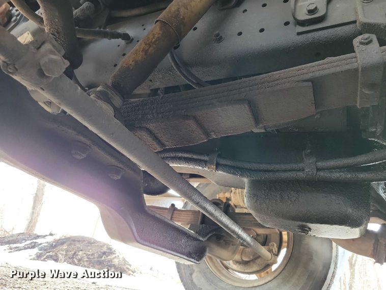 image for item NK9839 1995 International 4700 bucket truck