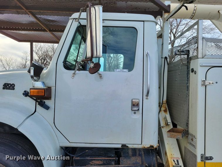 image for item NK9839 1995 International 4700 bucket truck