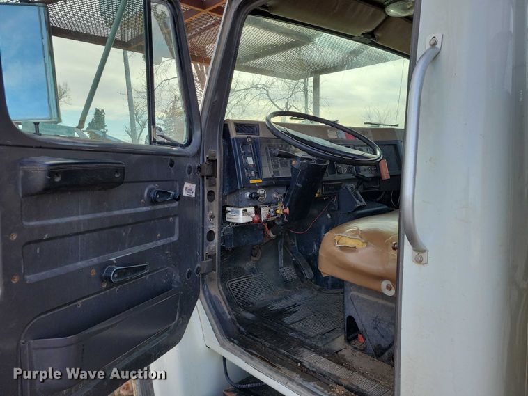 image for item NK9839 1995 International 4700 bucket truck