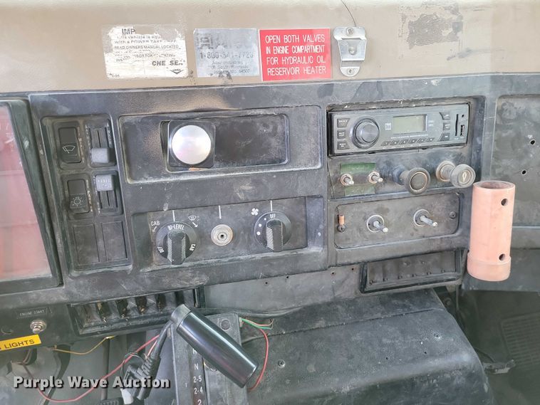 image for item NK9839 1995 International 4700 bucket truck