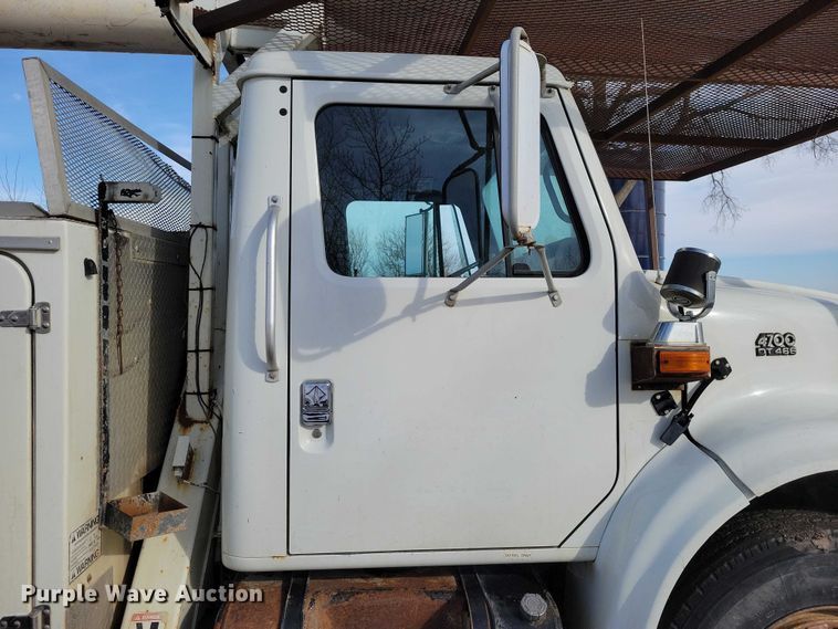 image for item NK9839 1995 International 4700 bucket truck