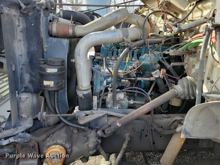 image for item NK9839 1995 International 4700 bucket truck