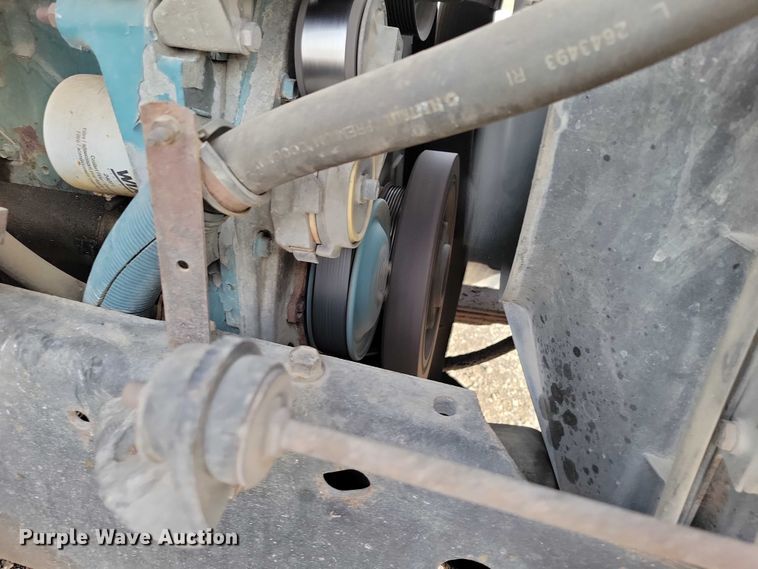 image for item NK9839 1995 International 4700 bucket truck