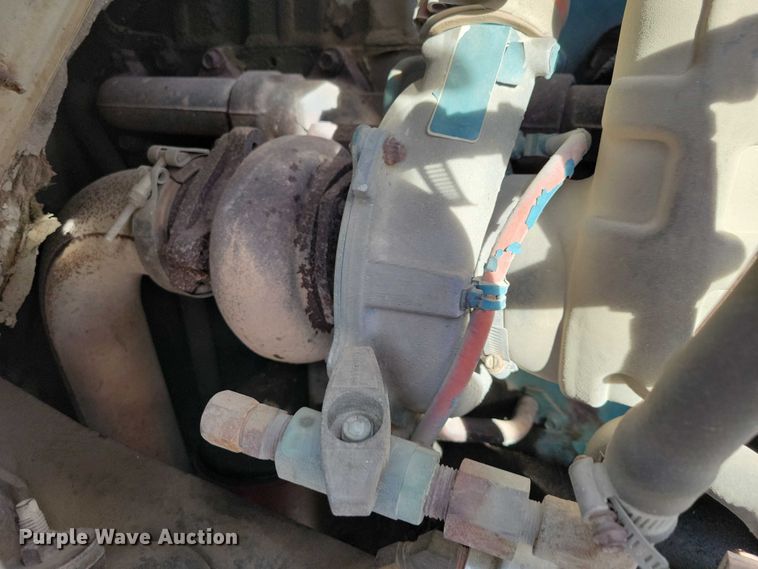 image for item NK9839 1995 International 4700 bucket truck