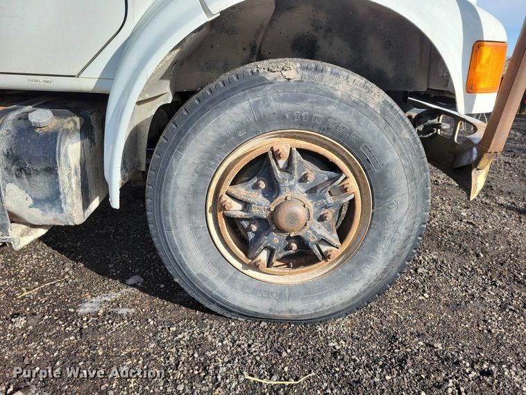 image for item NK9839 1995 International 4700 bucket truck