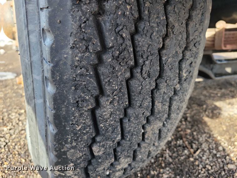 image for item NK9839 1995 International 4700 bucket truck