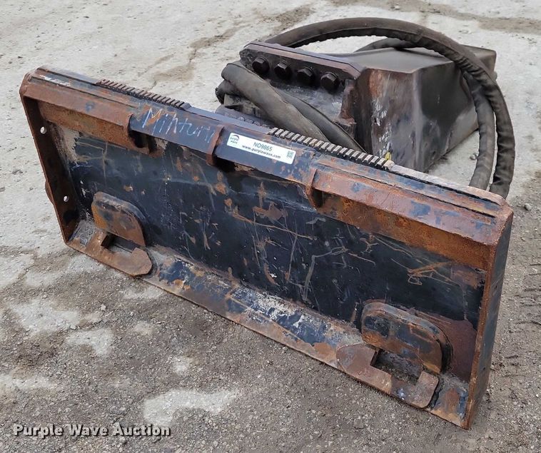 image for item NO9865 Bobcat MB5570 skid steer breaker