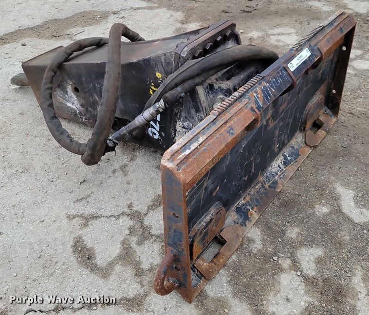 image for item NO9865 Bobcat MB5570 skid steer breaker