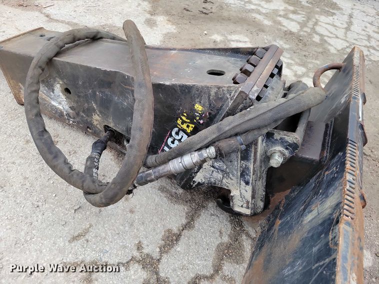 image for item NO9865 Bobcat MB5570 skid steer breaker