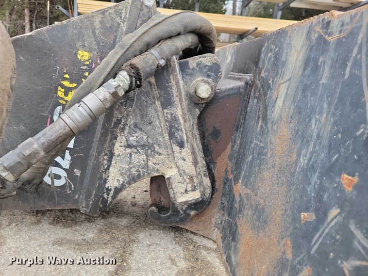 image for item NO9865 Bobcat MB5570 skid steer breaker