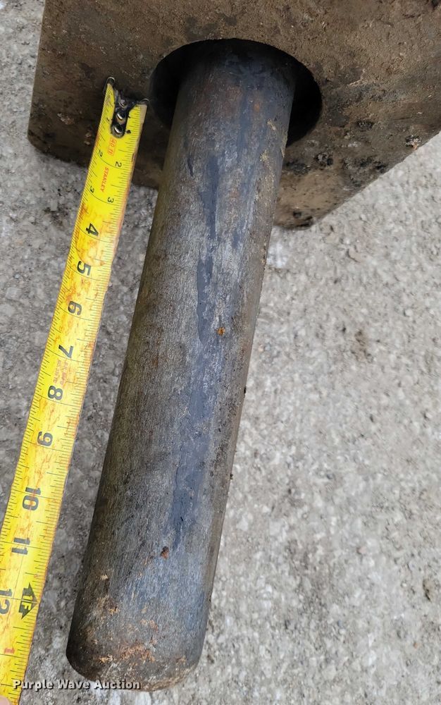 image for item NO9865 Bobcat MB5570 skid steer breaker