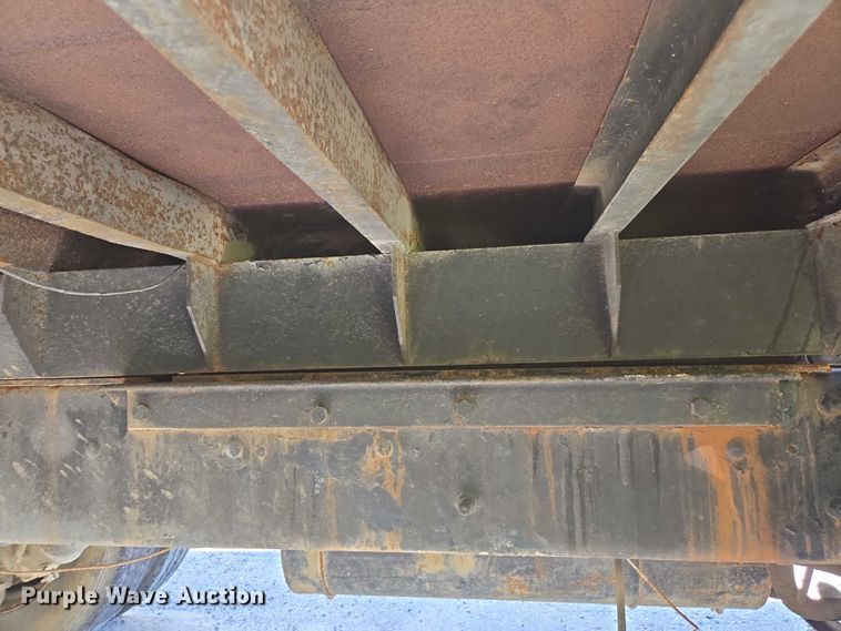 image for item YA1071 2001 Mack RD688 dump truck