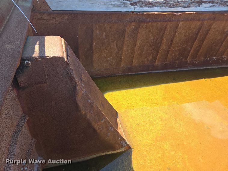 image for item YA1071 2001 Mack RD688 dump truck