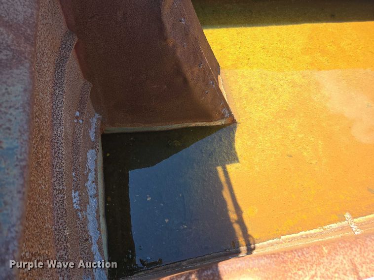 image for item YA1071 2001 Mack RD688 dump truck