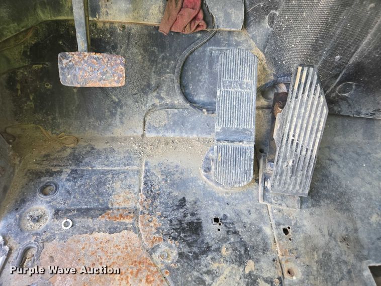 image for item YA1071 2001 Mack RD688 dump truck