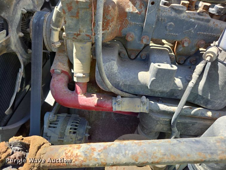 image for item YA1071 2001 Mack RD688 dump truck